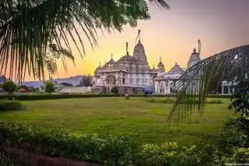 Jain temples and trails to explore in Sammed Shikharji
